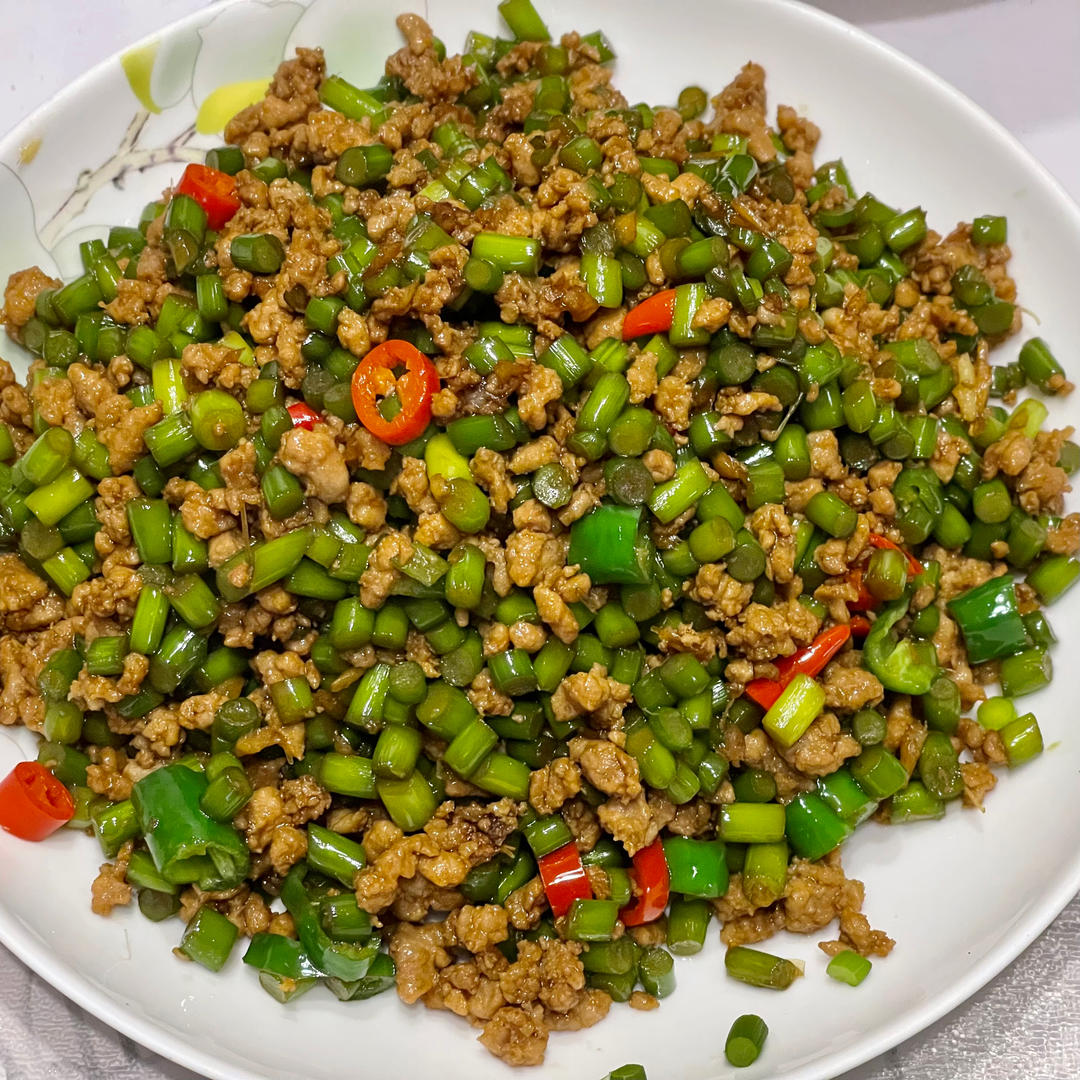 快手又下饭 — 绝味肉沫炒蒜薹丁（苍蝇头（快来做！！！