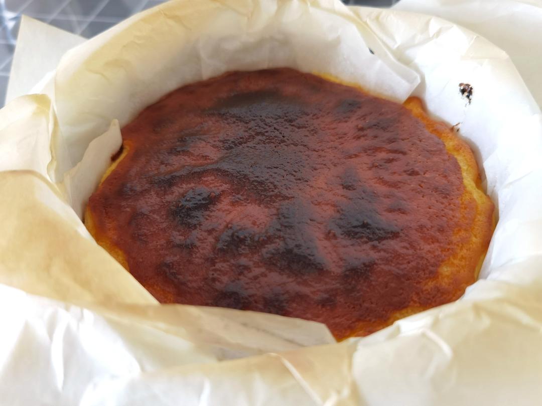 小山进公开食谱-使用大量牛奶，无淡奶油的巴斯克乳酪蛋糕