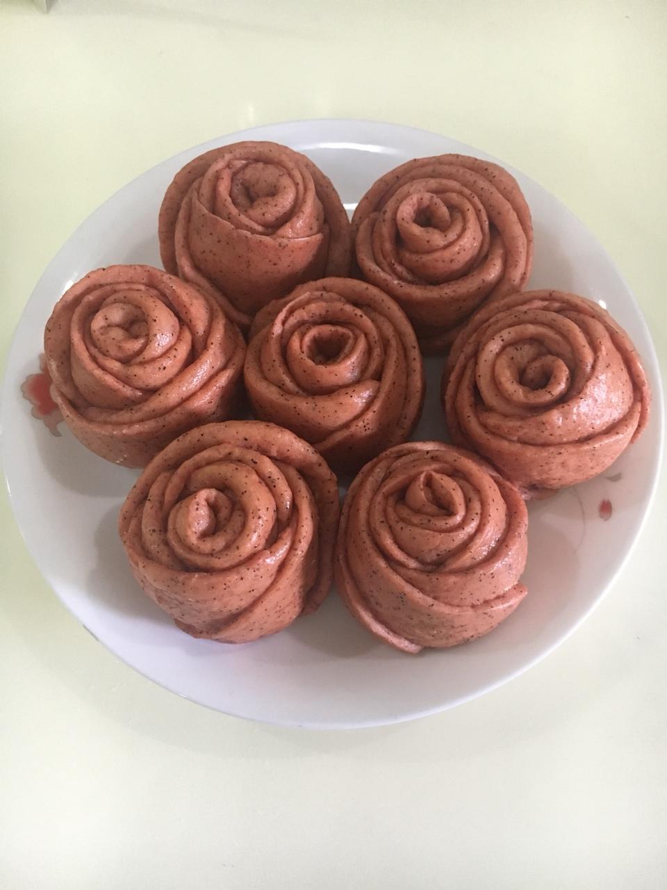 宝宝辅食：红心火龙果玫瑰花馒头