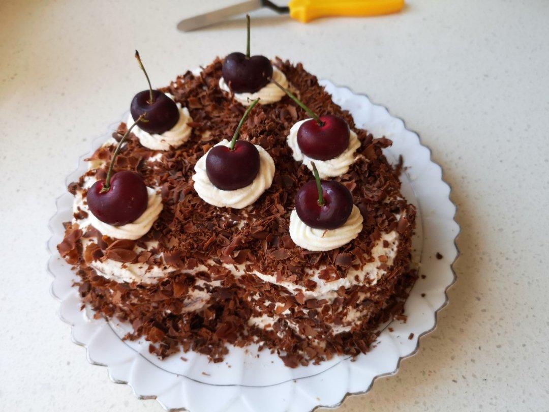 黑森林蛋糕：樱桃酒是她的灵魂