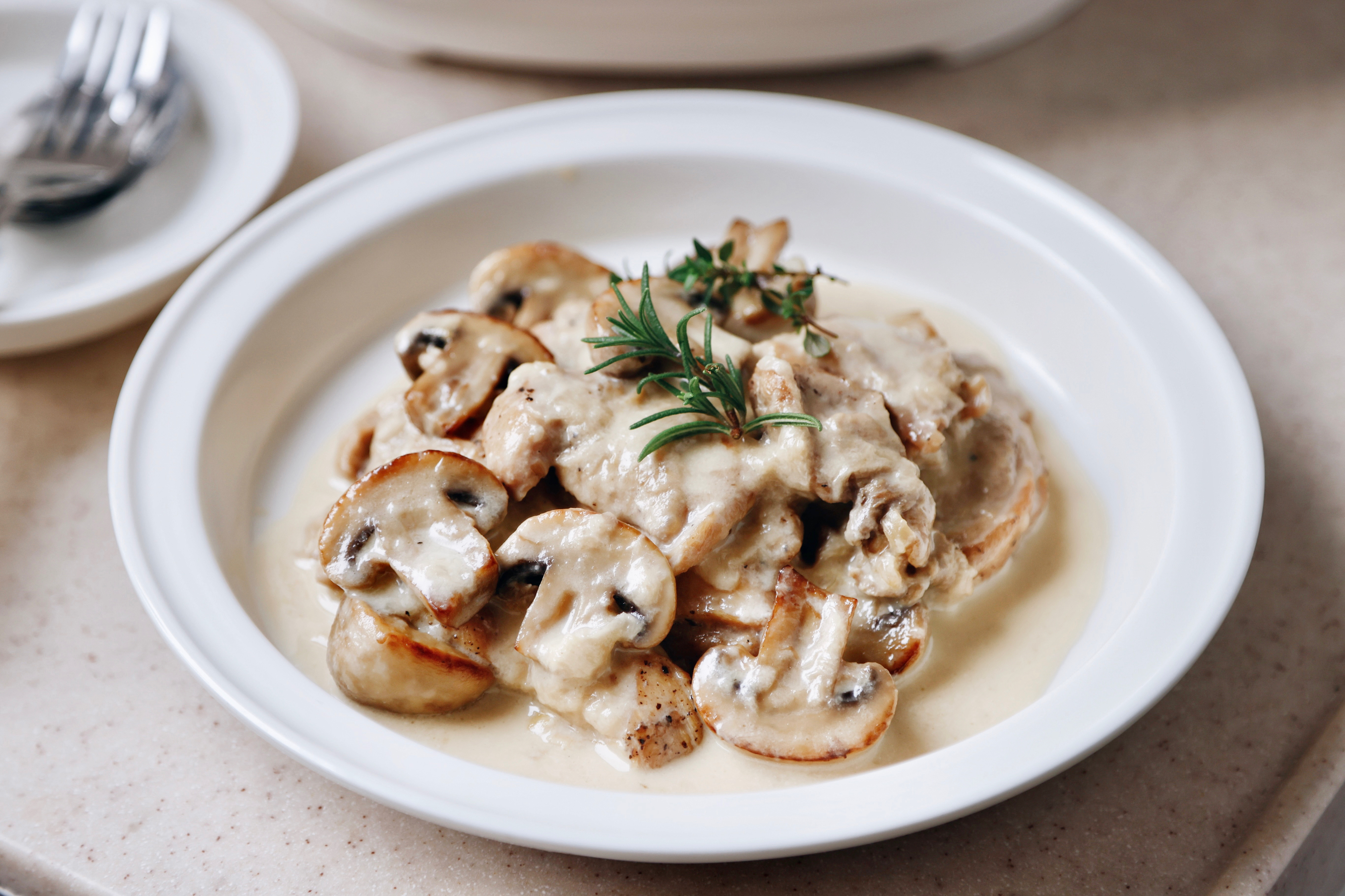 奶油蘑菇炖鸡 零基础简易西餐的做法