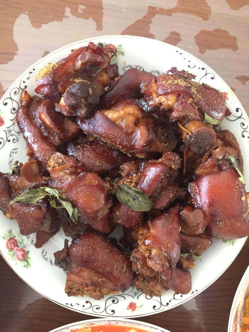 香酥烤猪蹄