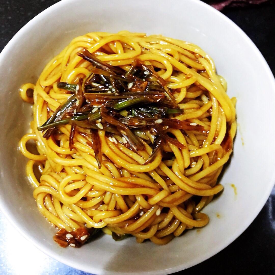 10分钟搞定的一碗葱油拌面