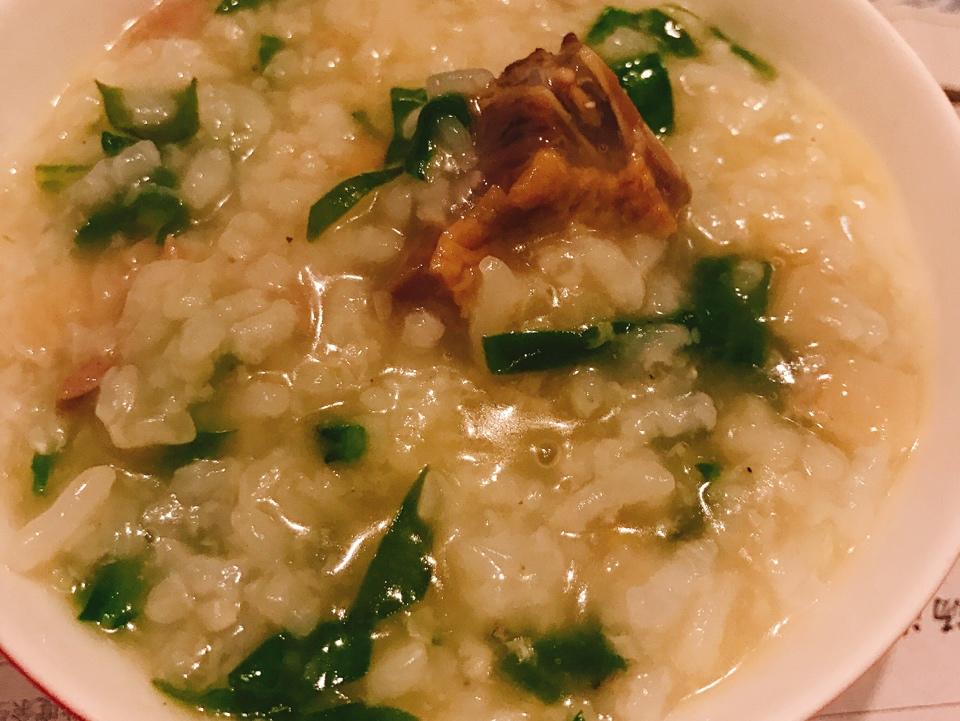 腊鸭皮蛋瘦肉粥