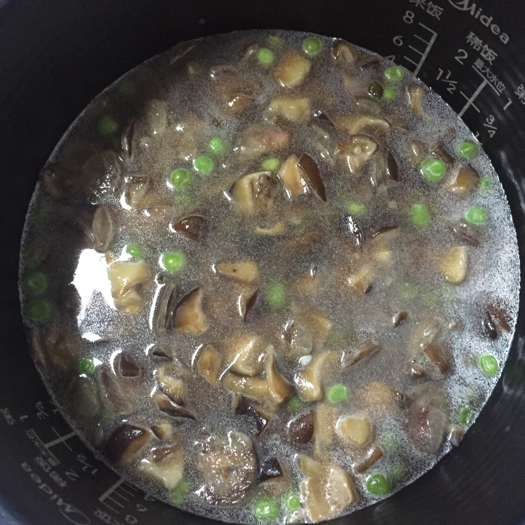 电饭锅版香菇腊肠饭