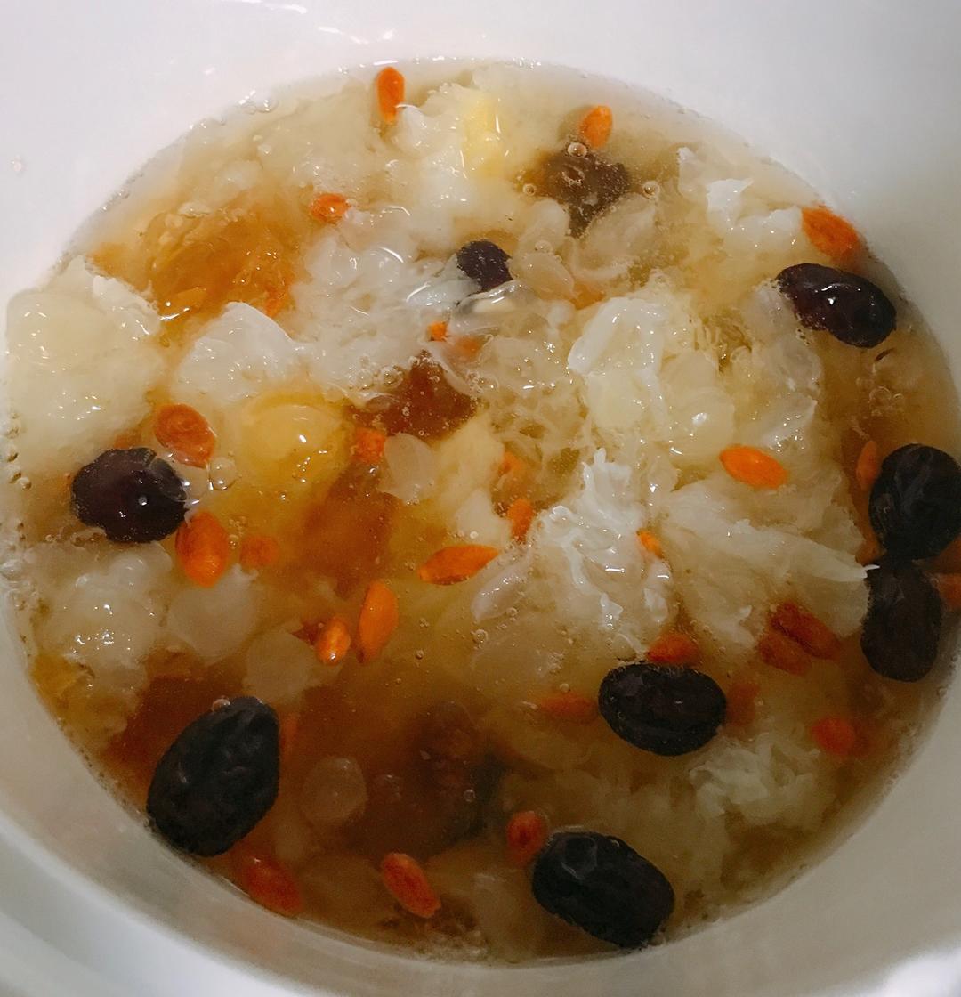 堂妈小厨——皂角米桃胶银耳羹