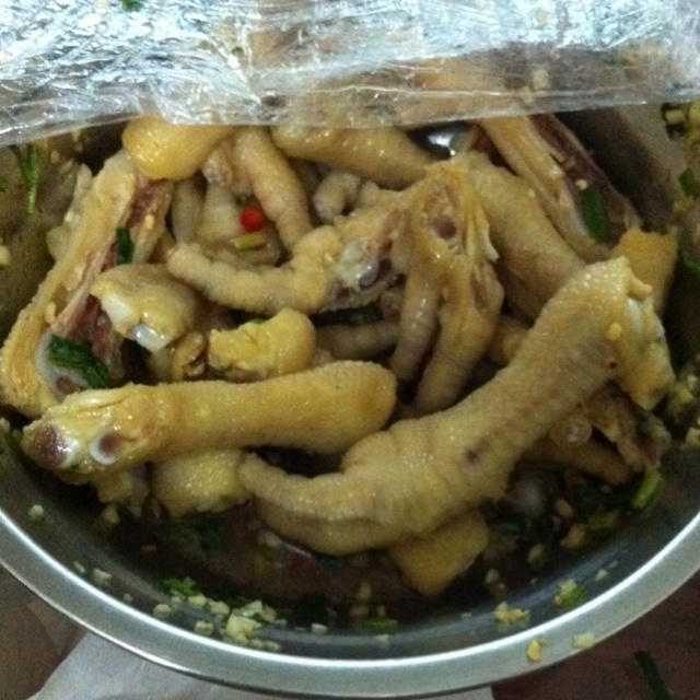 酸辣鸡脚๑