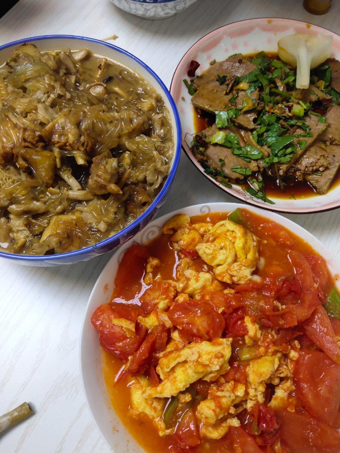 小鸡炖蘑菇