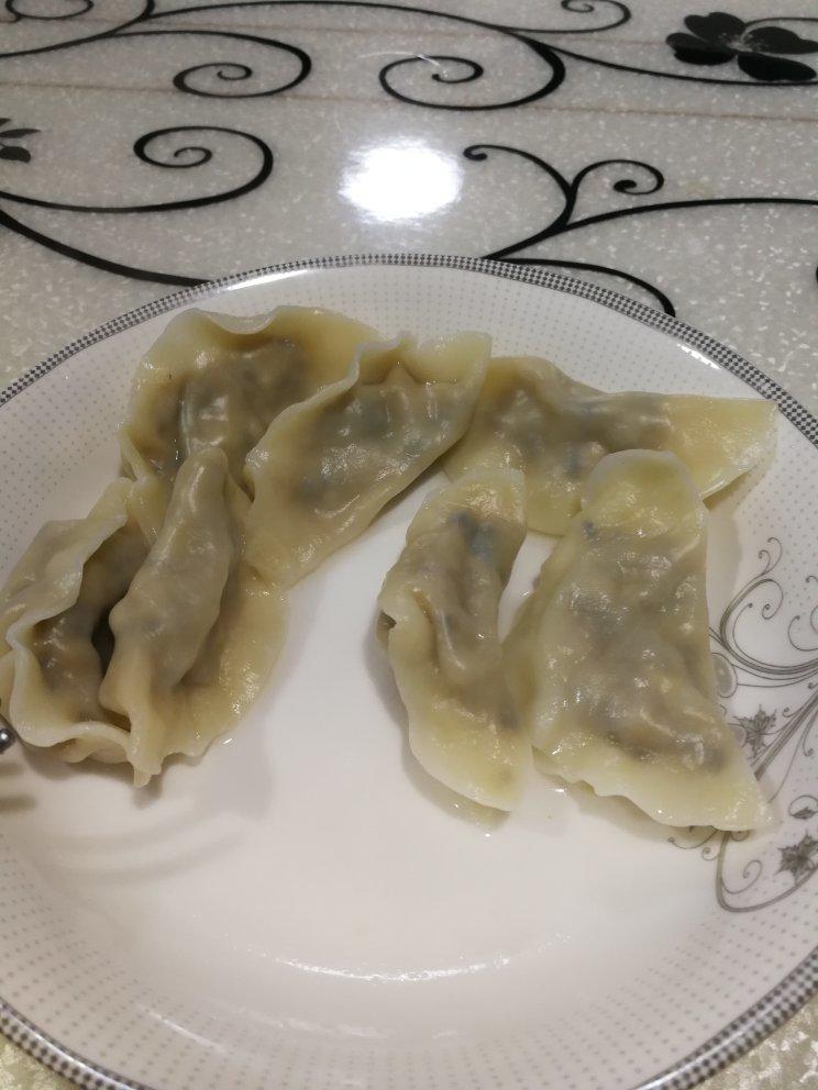 鲜掉眉毛的 三鲜水饺~