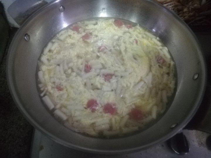 鲜掉眉毛的菌菇豆腐汤