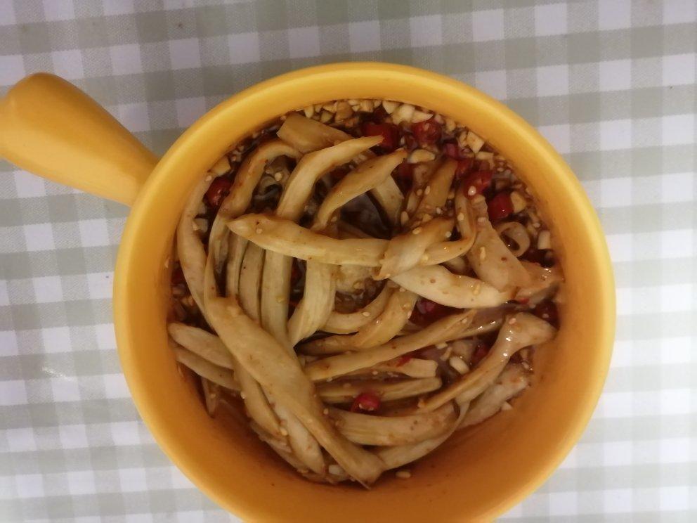 比肉还好吃的【手撕凉拌杏鲍菇】，上桌扫光光