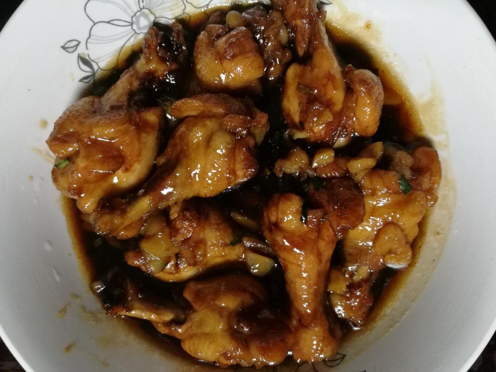 味道超好的可乐翅根的做法