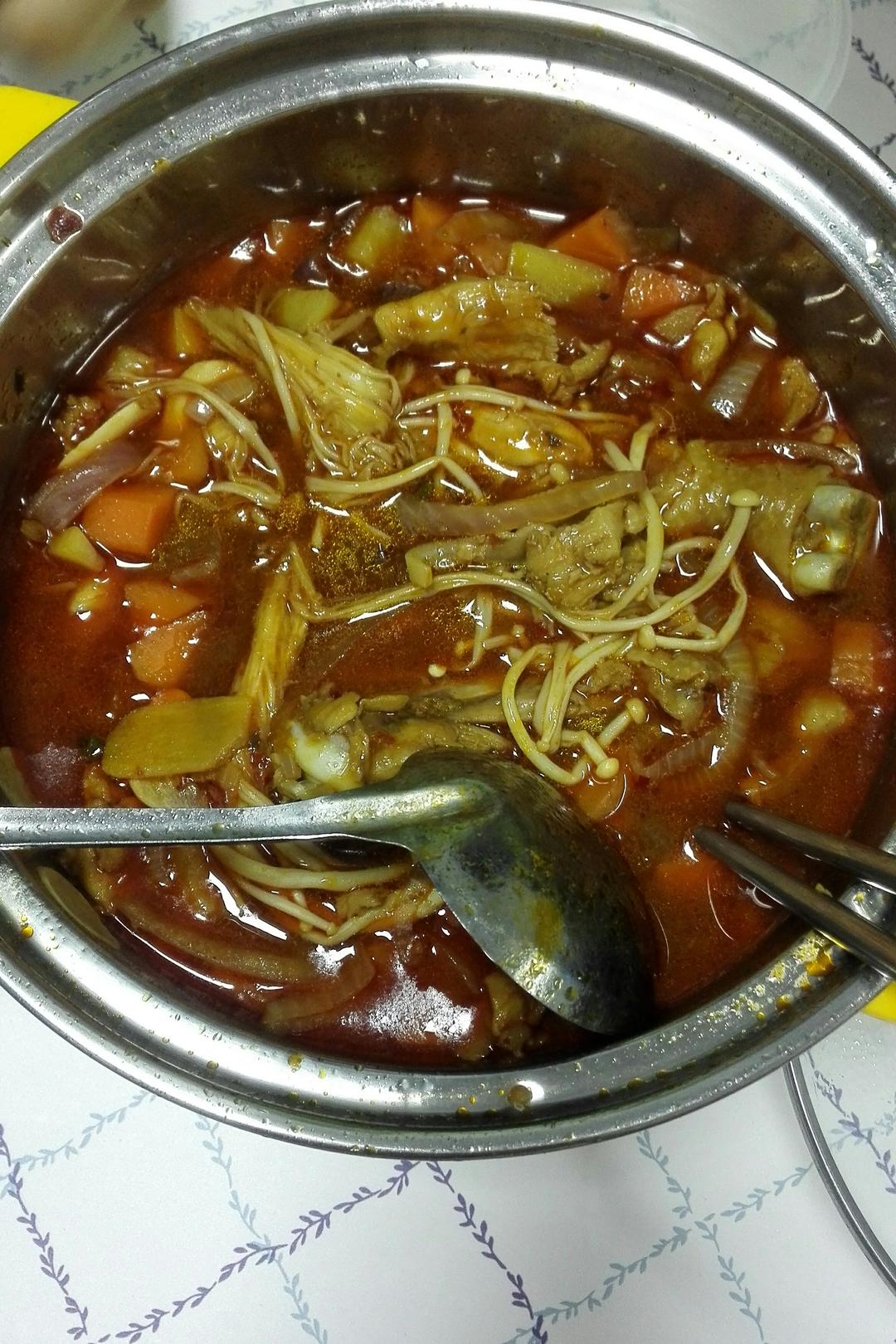 土豆炖鸡大腿