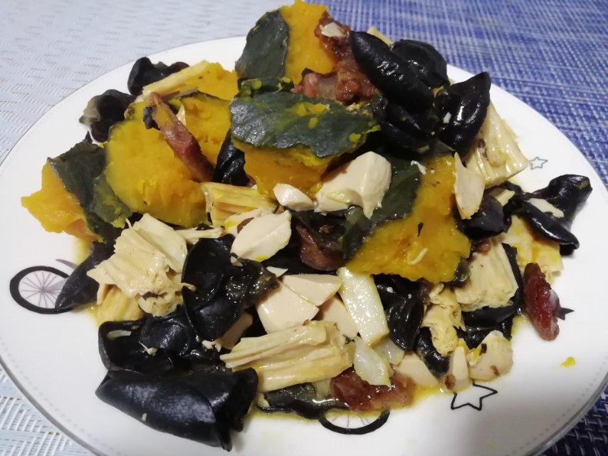 腊肠煲（腐竹木耳豆芽）