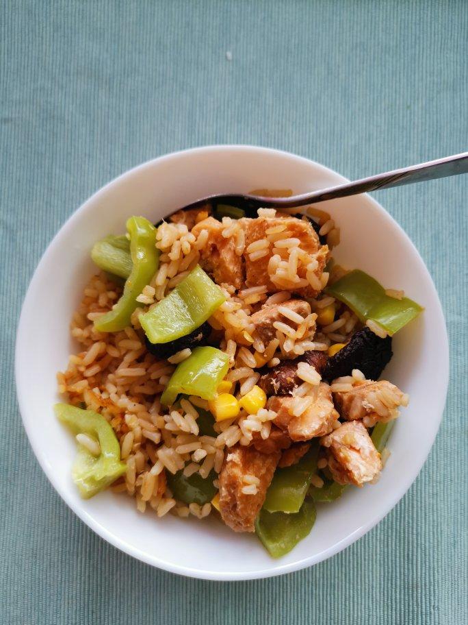 电饭锅版香菇三文鱼拌饭