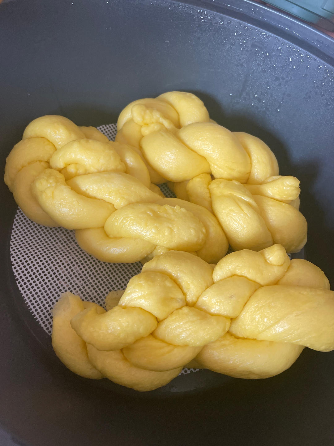 三个鸡蛋一碗面 不用油炸不用烤箱 做蒸麻花比面包更好吃