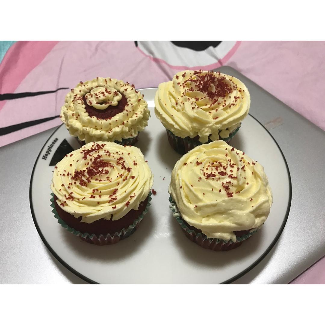 传统红丝绒杯子蛋糕（极软无泡打粉）Red velvet cupcake