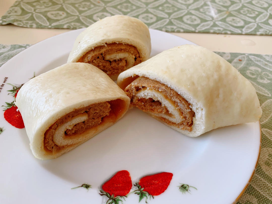 柴柴努力学做饭做的老北京懒龙(肉龙)