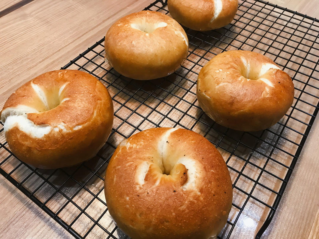 培根芝士碱水贝果