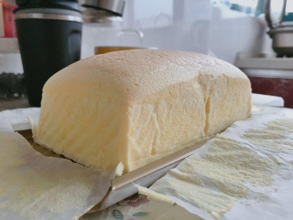 堪比柯基屁股
爆浆芝士🧀古早蛋糕