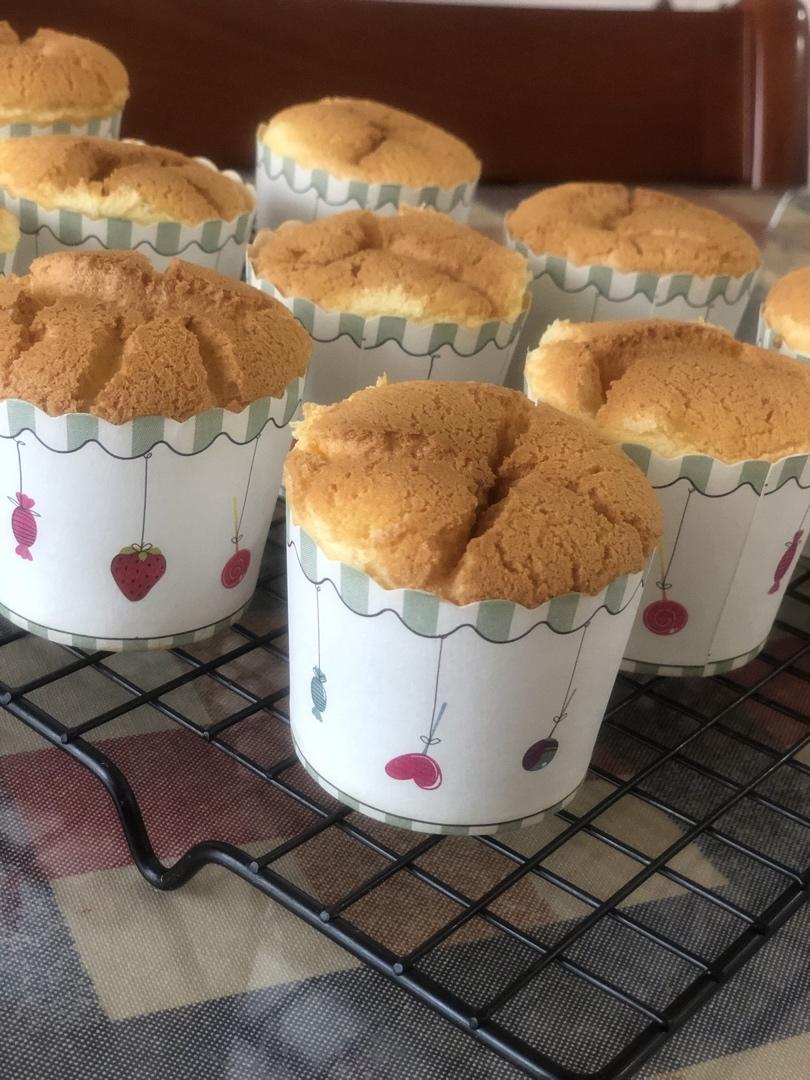 纸杯蛋糕 8寸戚风蛋糕的量