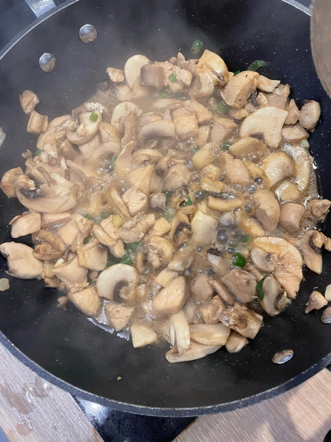 快手鸡胸炒蘑菇