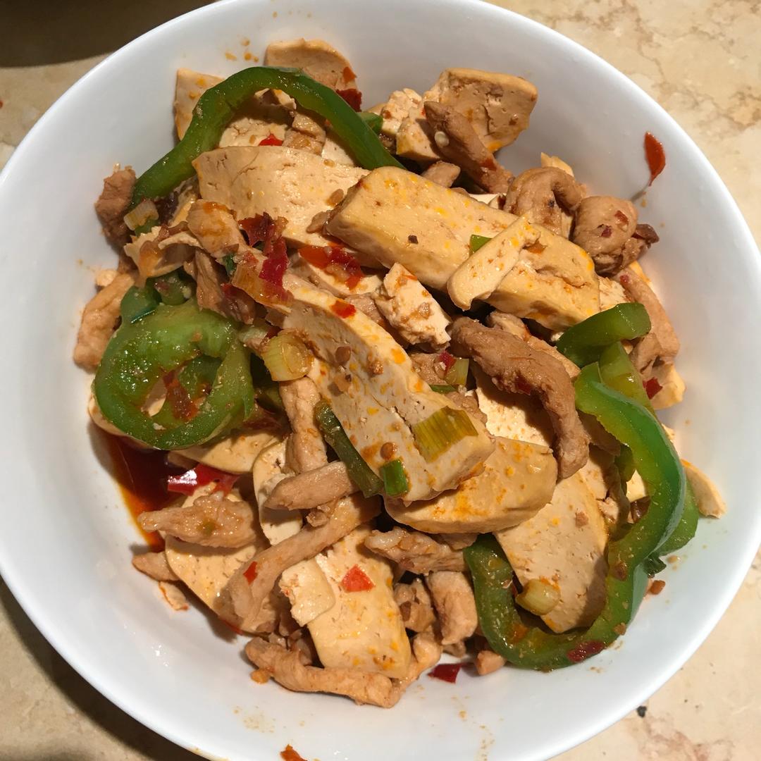 青椒香干炒肉丝