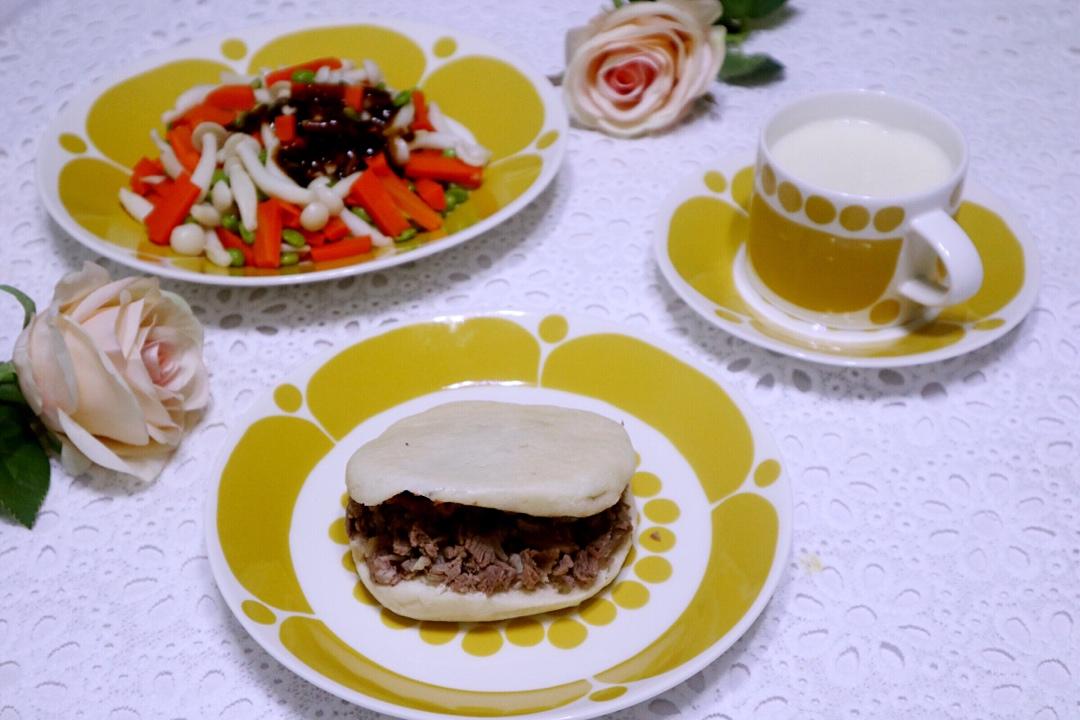 营养早餐～肉夹馍 （白吉馍 炖肉的做法）