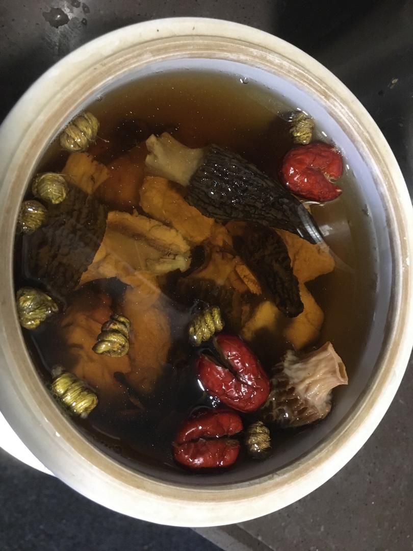 羊肚菌石斛排骨汤