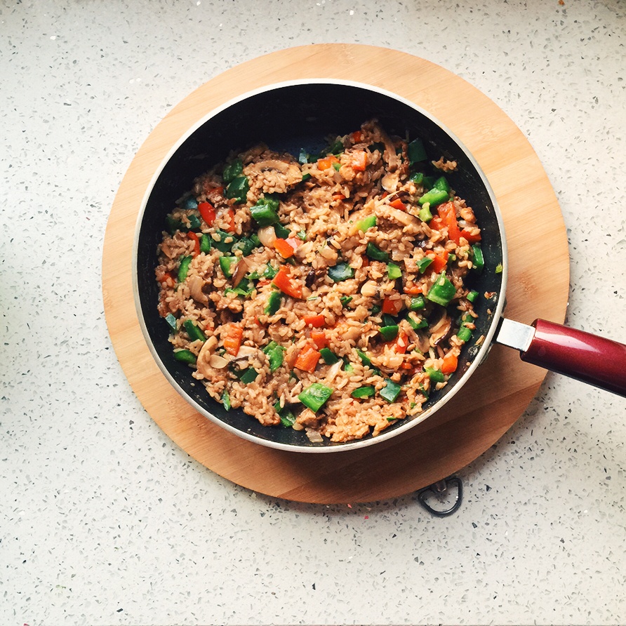 鸡肉蘑菇焖饭