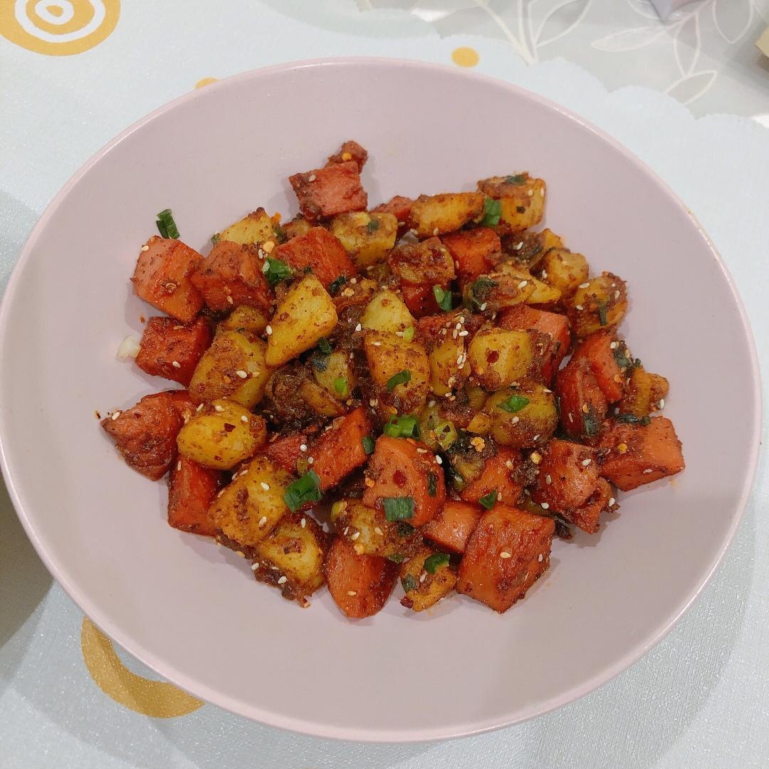 香辣过瘾的孜然土豆火腿，比路边摊还好吃