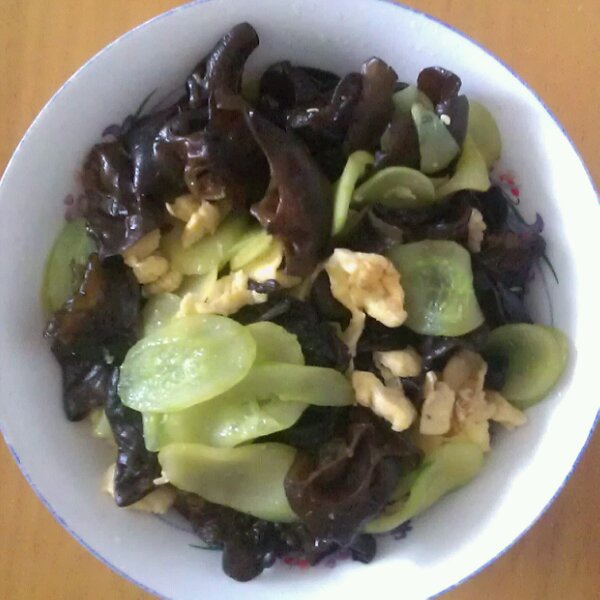 黄瓜木耳炒鸡蛋