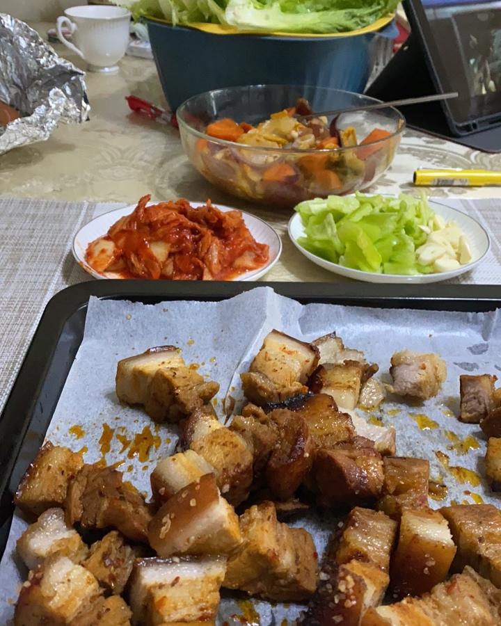 超简单烤箱脆皮五花肉