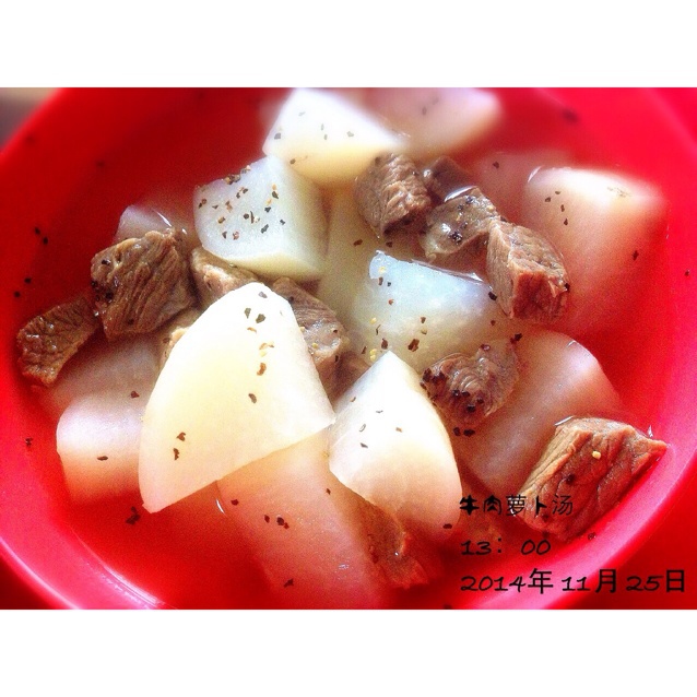 白萝卜牛腩汤