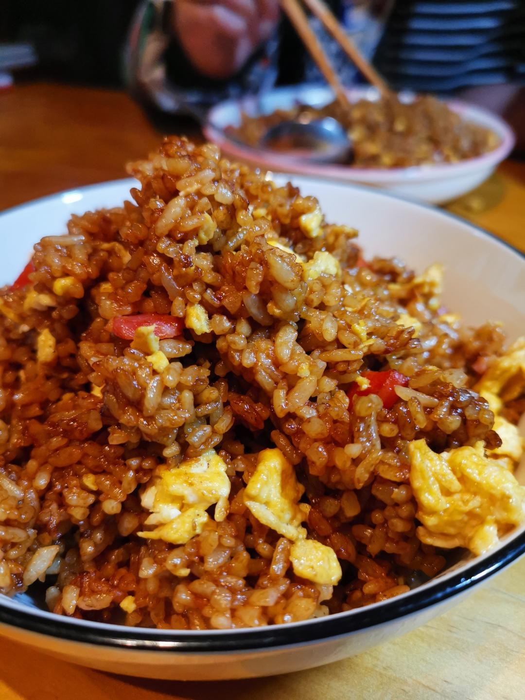 超级好吃的酱油火腿蛋炒饭！
