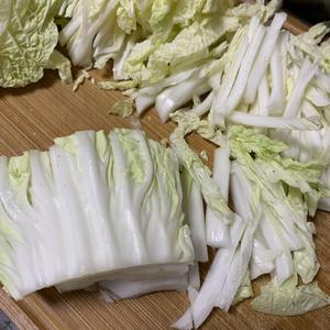 五花肉白菜炖冻豆腐的做法 步骤3