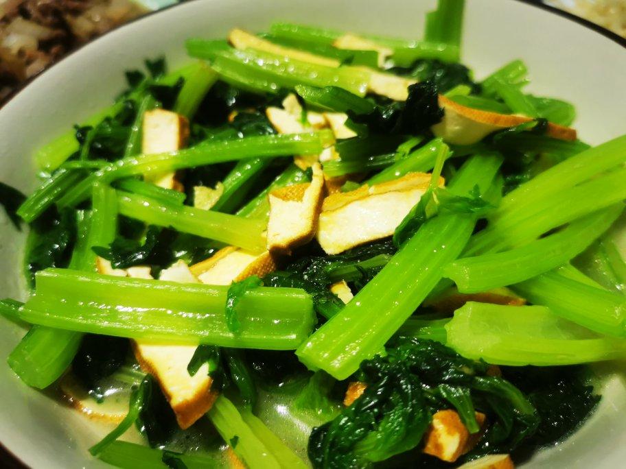 芹菜炒香干