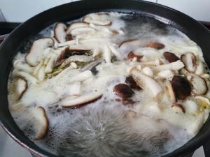小白也能做的铸铁锅版乌鸡汤的做法 步骤6