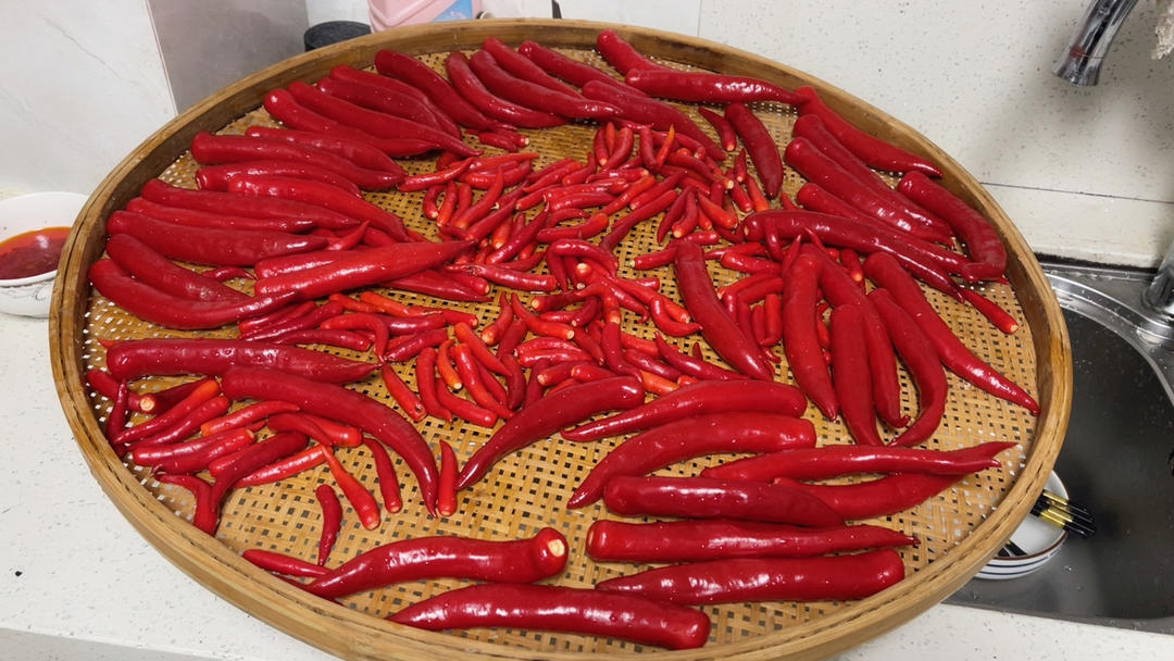 自制蒜蓉辣酱（简单，快手）