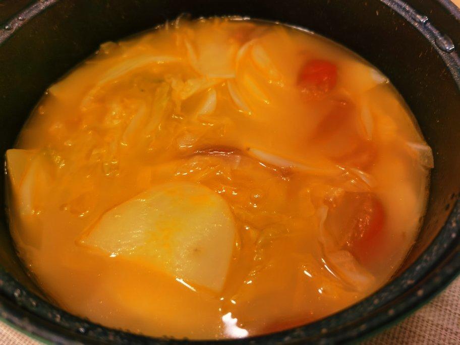 土豆番茄卷心菜汤