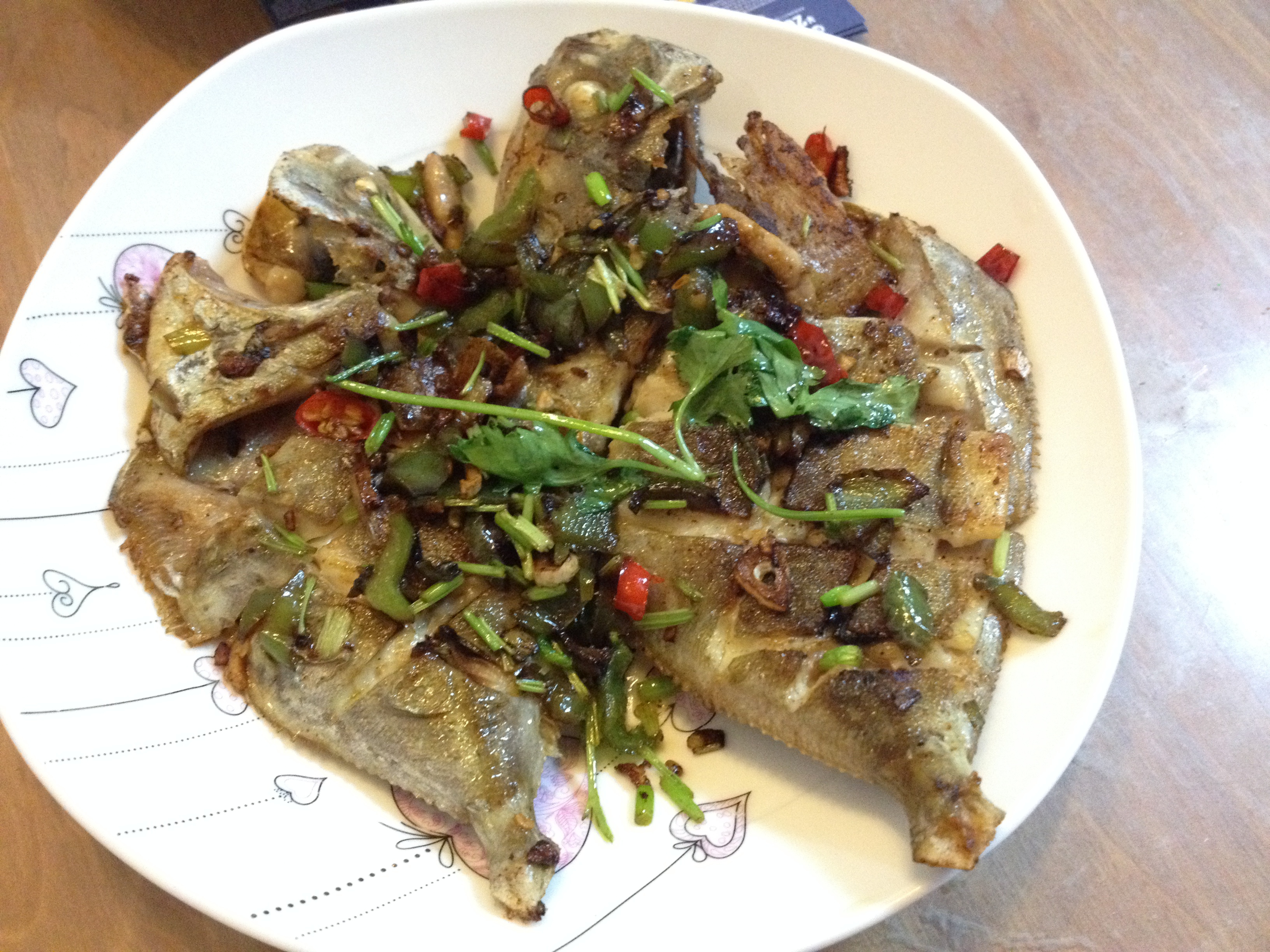 干煎椒盐鲳鱼