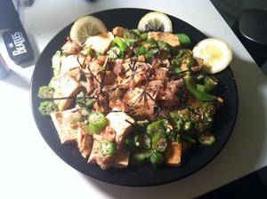 秋葵豆腐炒肉的做法 步骤3
