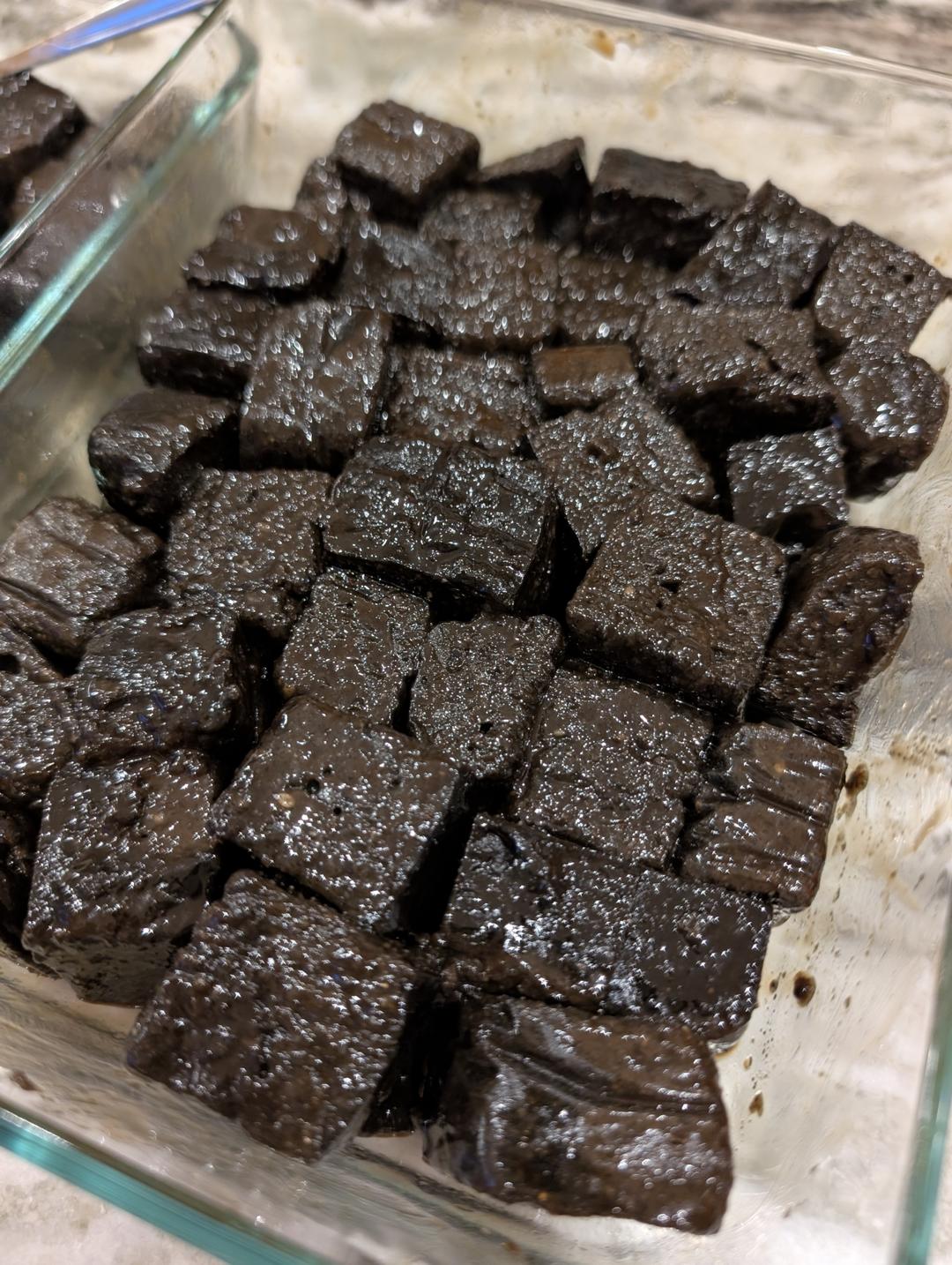 黑芝麻糕，乌发养颜。做法超简单，一学就会