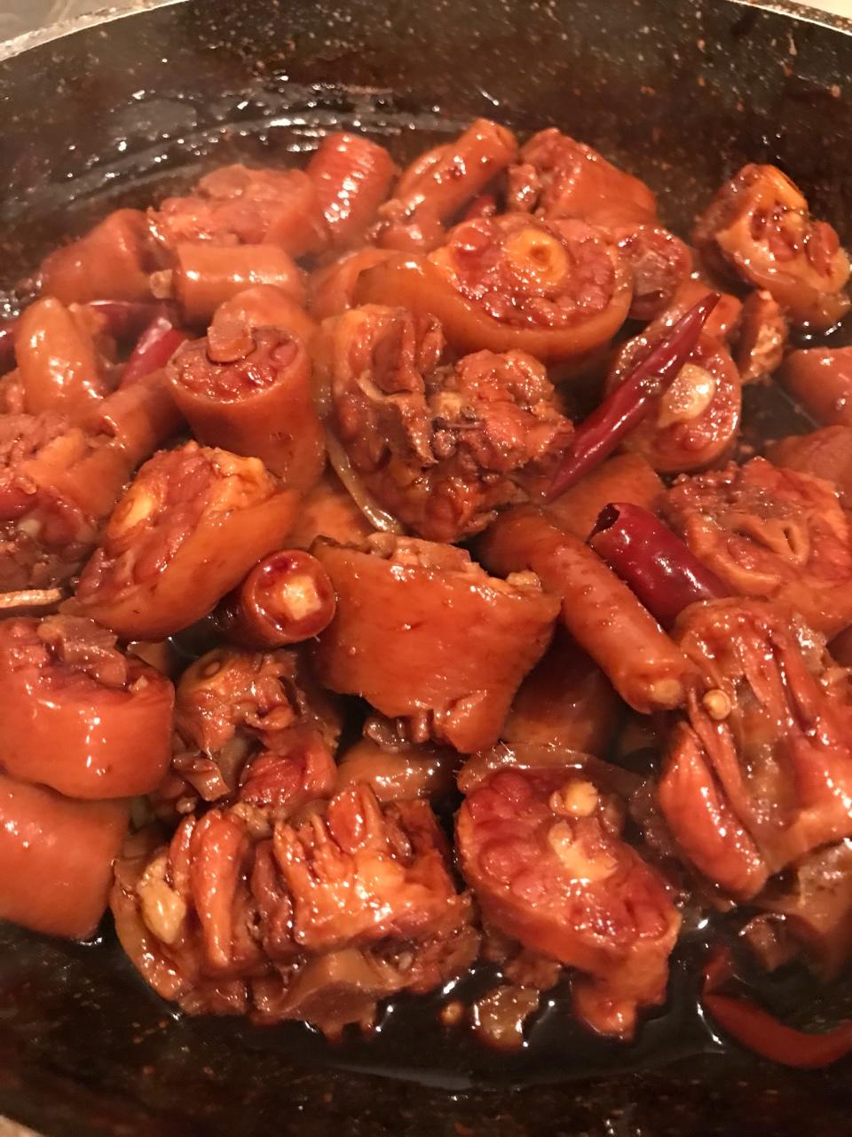 红烧猪尾巴【无油。微辣。