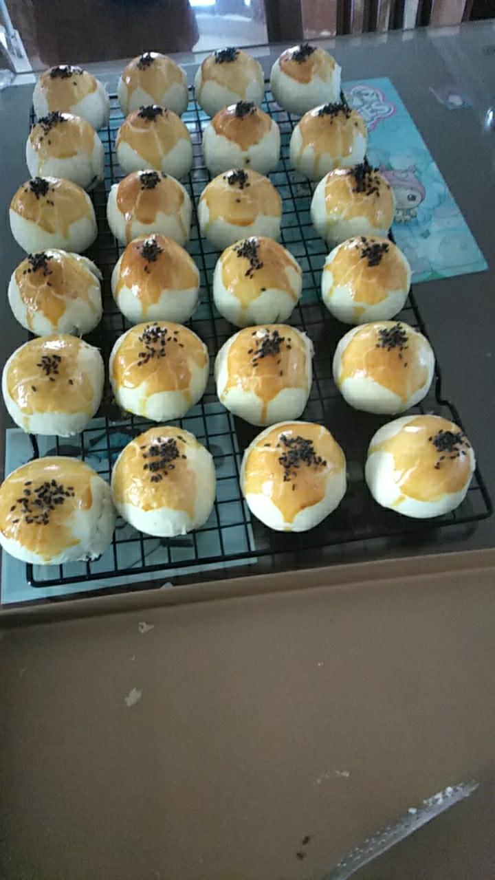 苏式海苔松仁月饼