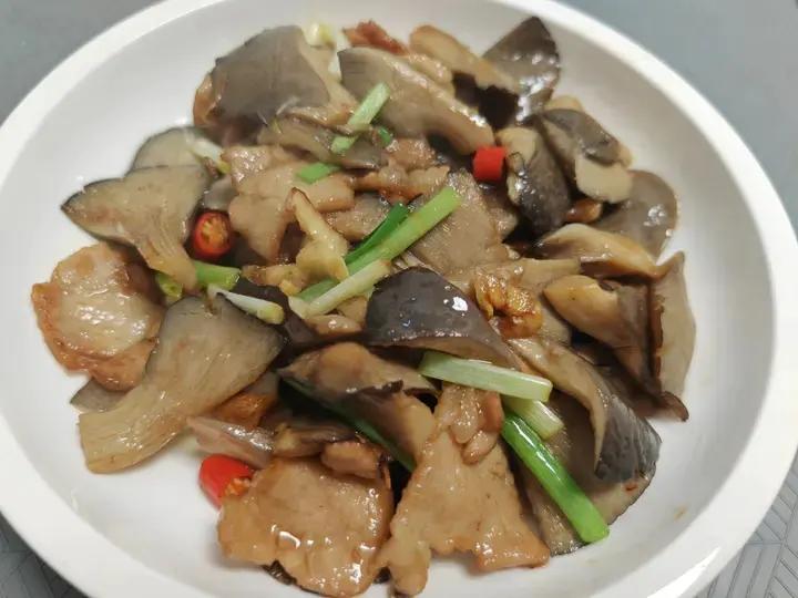 平菇炒肉片