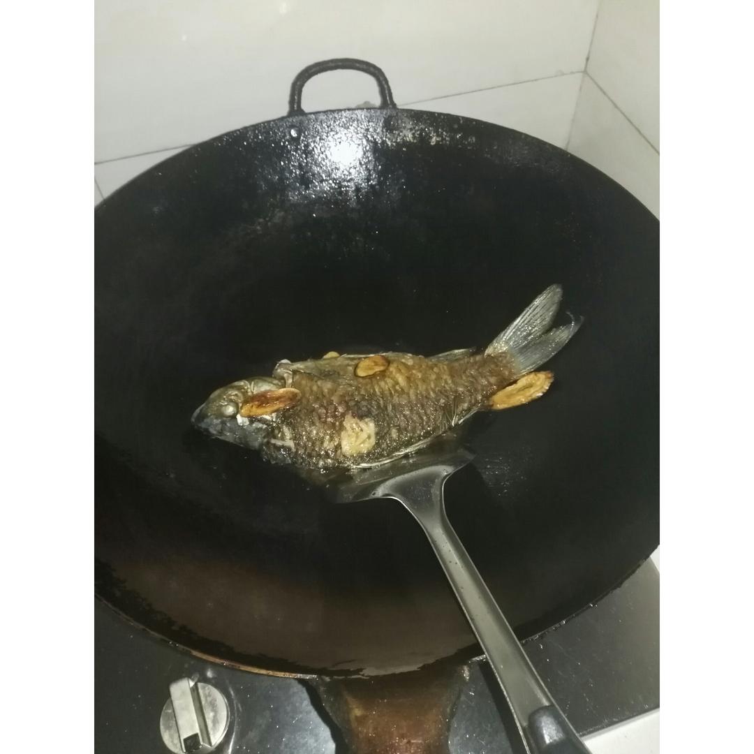 山药鲫鱼汤