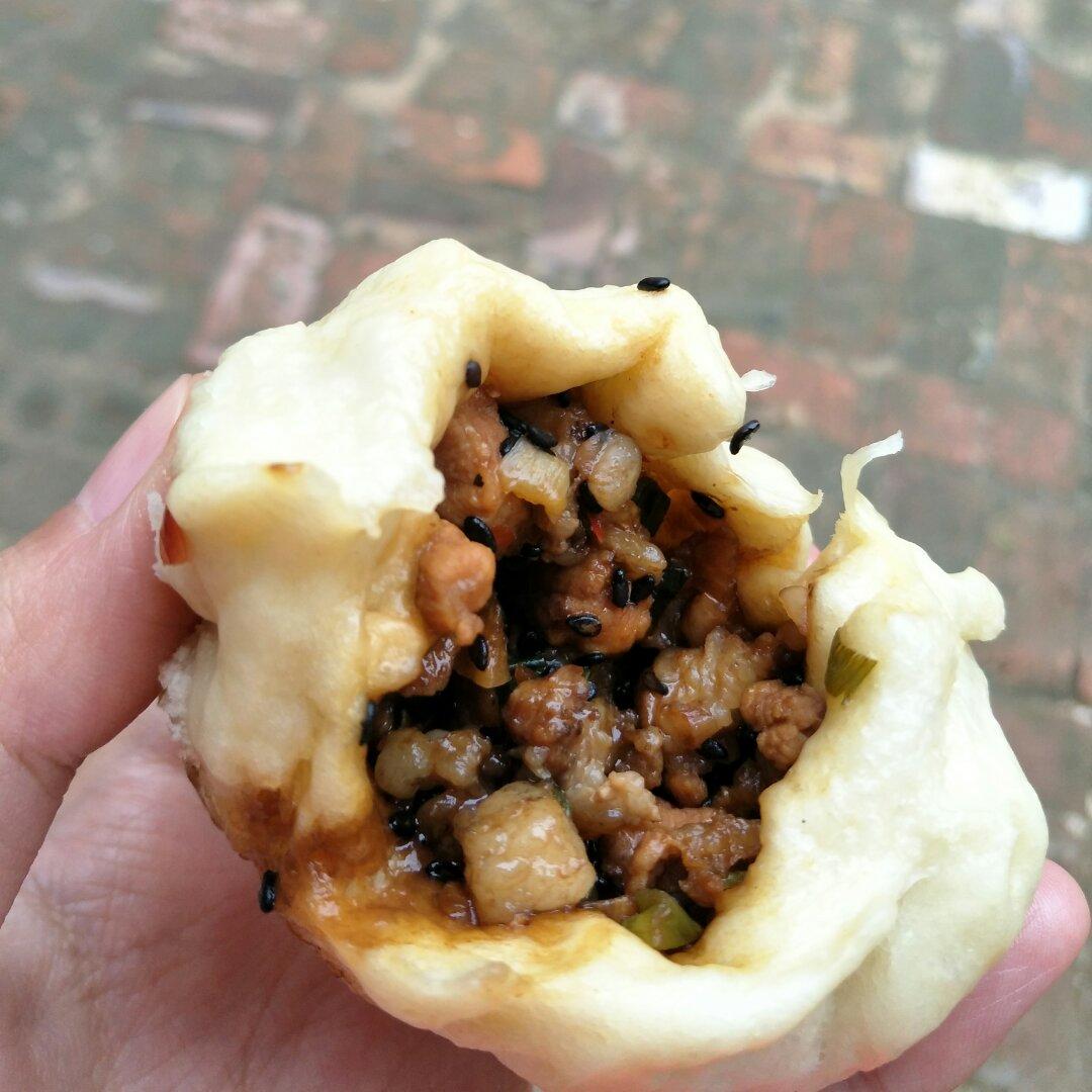 酱肉包子