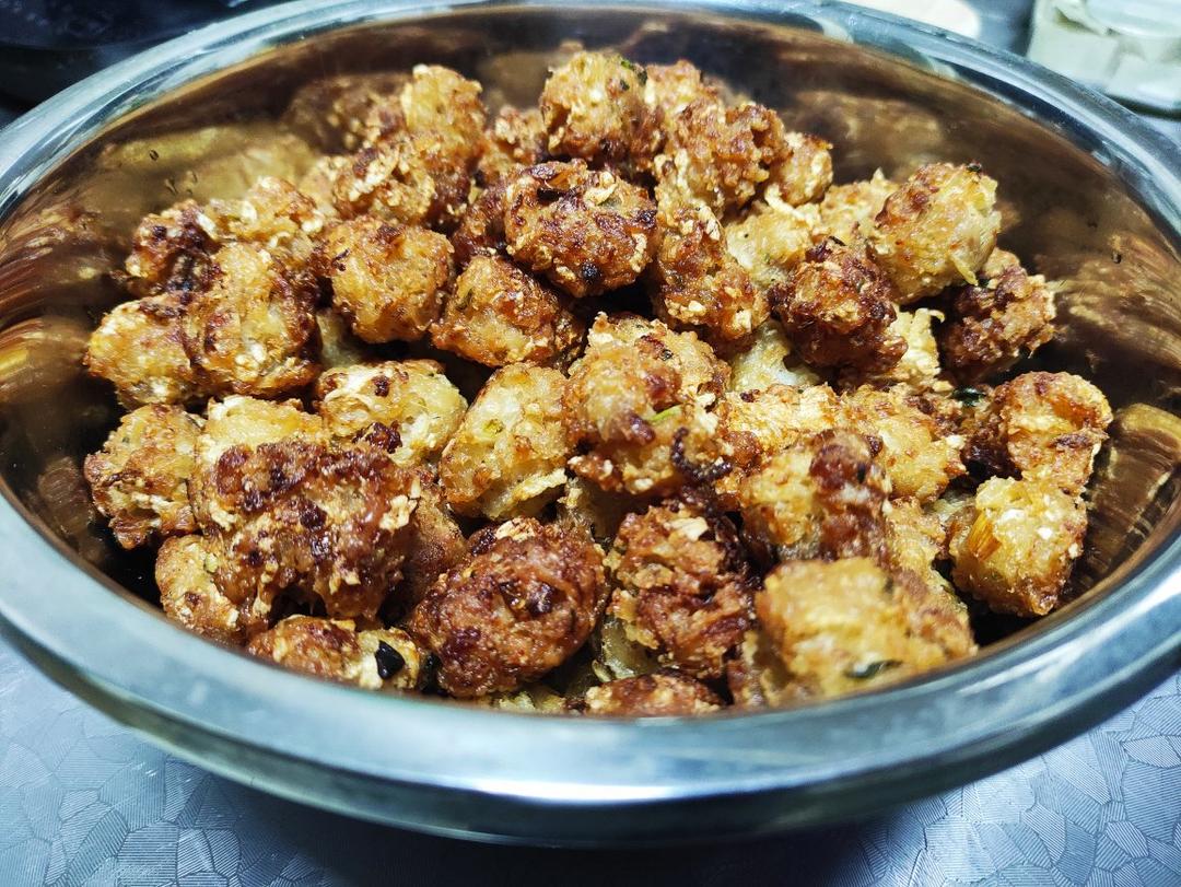 香炸萝卜丸子（外皮酥脆）