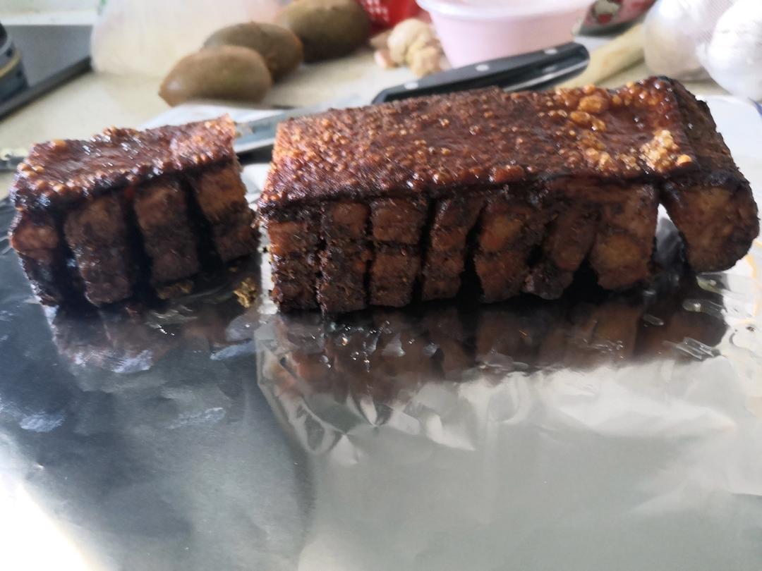 口水流一地的香酥脆皮烤五花肉😏